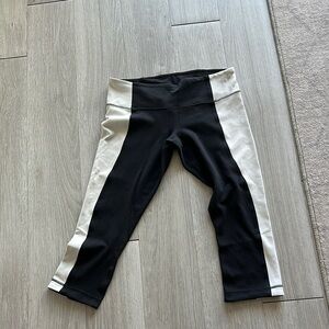 Vintage Lululemon cropped Black and White Leggings